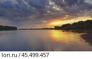 Morning river landscape at dawn, timelapse. Стоковое видео, видеограф Михаил Коханчиков / Фотобанк Лори