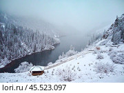 Высокогорное озеро Нижний Кольсай ночью во время снегопада. Алматинская область. Республики Казахстан. Стоковое фото, фотограф Александр Тараканов / Фотобанк Лори
