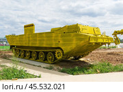 Военнная техника, плавающий транспортёр ПТС для преодоления водных преград, Средняя Ахтуба, Волгоградская область, Россия (2024 год). Редакционное фото, фотограф Андрей Цыганков / Фотобанк Лори