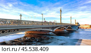 Winter cityscape Blagoveshchensky Bridge in St. Petersburg (2022 год). Стоковое фото, фотограф Владимир Ушаров / Фотобанк Лори