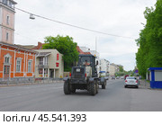 Карелия, город Сортавала, улица Карельская, автогрейдер UMG ГС-14.02 (2019 год). Редакционное фото, фотограф Алексей Иванов / Фотобанк Лори
