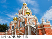Церковь Покрова Пресвятой Богородицы в Филях. Солнечно. Лето. Москва (2024 год). Редакционное фото, фотограф E. O. / Фотобанк Лори
