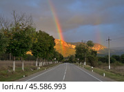 Double rainbow over mountains along Bakhchisaray highway in autumn, Bakhchisaray district, Republic of Crimea, Russia. Стоковое фото, фотограф Алексей Антипов / Фотобанк Лори