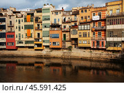 Old colored ramshackle houses. Стоковое фото, фотограф Дмитрий Киселёв / Фотобанк Лори