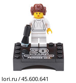 RUSSIA, SAMARA, NOVEMBER 20, 2021 - Lego constructor minifigure Princess Leia. Редакционное фото, фотограф Андрей Аркуша / Фотобанк Лори