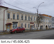 "Бывший дом купца Зязина", Город Ирбит, ул. Орджоникидзе, 25. Редакционное фото, фотограф Алексей Иванов / Фотобанк Лори