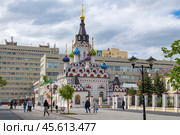 Церковь иконы Божией Матери "Утоли моя печали" облачным майским днем. Саратов (2024 год). Редакционное фото, фотограф Виктор Карасев / Фотобанк Лори