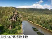 Южный Урал, река Зилим в горном ущелье. Вид с воздуха. The Southern Urals, the Zilim River In the mountain gorge. Aerial view. Стоковое фото, фотограф Евгений Романов / Фотобанк Лори