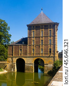 Arthur Rimbaud Museum on banks of Meuse river, Charleville-Mezieres. Стоковое фото, фотограф Яков Филимонов / Фотобанк Лори