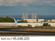 TAP Azores Airlines A321-251N passenger plane taxi on runway in Humberto Delgado Airport in Lisbon (2023 год). Редакционное фото, фотограф Дмитрий Рухленко / Фотобанк Лори