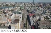 Проспект Ленина в районе ТЦ Пассаж - съемка с дрона в 2022 году. Стоковое видео, видеограф Владислав Самошкин / Фотобанк Лори