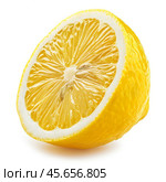 Juicy lemon half showing refreshing pulp and rind. Стоковое AI-изображение, AI-художник Иван Рябоконь / Фотобанк Лори