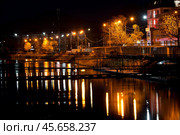 Краснодарский край, Туапсинский район, поселок  Новомихайловский. осень, ночь. (2022 год). Стоковое фото, фотограф Александр Циликин / Фотобанк Лори