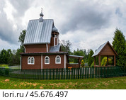 Часовня Блаженной Ксении Петербуржской. Деревня Соловарка. Сиземское сельское поселение. Шекснинский район. Вологодская область (2024 год). Стоковое фото, фотограф Сергей Афанасьев / Фотобанк Лори