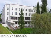 Здание гостиницы "Сеурахуоне". Сортавала, улица Карельская, 22 / улица Ленина, 9 (2019 год). Стоковое фото, фотограф Алексей Иванов / Фотобанк Лори