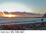 Черное   море,    осень,    закат    солнца. Краснодарский край, Туапсинский район,  бухта Михайловская . (2024 год). Стоковое фото, фотограф Александр Циликин / Фотобанк Лори