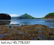 Distant mountain view in Bukhta Tikhaya on Sakhalin Island, beautiful landscape (2021 год). Стоковое фото, фотограф Veronika Belosokhova / Фотобанк Лори