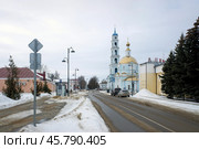 Церковь Введения Пресвятой Богородицы во Храм в Кашире на улице Энгельса и Маркса. Пасмурный зимний день. (2023 год). Редакционное фото, фотограф Александр Кузнецов / Фотобанк Лори