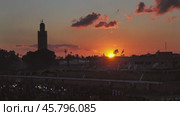 Jemaa el Fna square crowded at sunset, Marrakesh (2018 год). Стоковое видео, видеограф Михаил Коханчиков / Фотобанк Лори