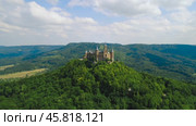 Hohenzollern Castle, Germany. Aerial FPV drone flights. (2018 год). Стоковое видео, видеограф Андрей Армягов / Фотобанк Лори