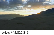 Beautiful sunset in Altai mountains, timelapse. Стоковое видео, видеограф Михаил Коханчиков / Фотобанк Лори