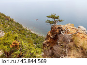 Крутые склоны мыса Мартьян (2024 год). Редакционное фото, фотограф Валерий Гаврилюк / Фотобанк Лори