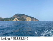 Вид на скалы Адалары и гору Аю-даг, Гурзуф, Крым (2023 год). Стоковое фото, фотограф Мария Кылосова / Фотобанк Лори