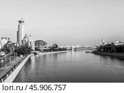 Moscow, Russia. August 30, 2024. Luxurious hotel Swissotel RedHills and Moscow International Performing Arts Center. Редакционное фото, фотограф Григорий Стоякин / Фотобанк Лори
