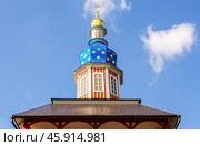 Petrovskaya Tower of The Holy Dormition Pskovo-Pechersky (Pskov-Caves) monastery (2024 год). Стоковое фото, фотограф FotograFF / Фотобанк Лори