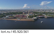 Flight around the Peter and Paul Fortress, Russia (2018 год). Стоковое видео, видеограф Михаил Коханчиков / Фотобанк Лори