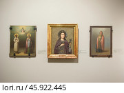 Невьянская икона, невьянская школа иконописи. экспозиция Екатеринбургского музея изобразительных искуств. Nevyanskaya icon, Nevyanskaya school of icon painting. the exposition of the Yekaterinburg Museum of Fine Arts (2011 год). Редакционное фото, фотограф Юрий Карачев / Фотобанк Лори