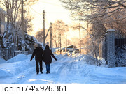 Дорога в деревне зимой (2024 год). Стоковое фото, фотограф Кекяляйнен Андрей / Фотобанк Лори