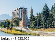VLADIKAVKAZ, RUSSIA - 6 October 2024: Sunni mosque on the bank of the Terek River. Mukhtarov mosque. Редакционное фото, фотограф Ольга Сейфутдинова / Фотобанк Лори