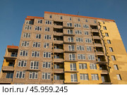 Строительство многоквартирного жилого дома. Стоковое фото, фотограф Илья Юрукин / Фотобанк Лори