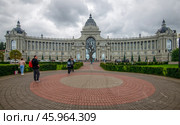 Дворец Земледельцев. Казань. Республика Татарстан. Россия (2024 год). Редакционное фото, фотограф Олег Пученков / Фотобанк Лори