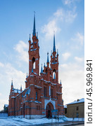 Польский костел (Римско-католический приход Пресвятого Сердца Иисуса), 1906 год. Архитектор: Фома Осипович Богданович-Дворжецкий. Памятник архитектуры федерального значения № 651410023910006. Самара, улица Фрунзе, дом 157. Редакционное фото, фотограф Александр Селезнев / Фотобанк Лори