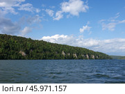 Скальная гряда "Двенадцать апостолов", Павловское водохранилище на реке Уфа (Караидель), Башкирия, Россия (2019 год). Стоковое фото, фотограф Алексей Иванов / Фотобанк Лори