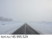 Дорога в снежную пустыню. Стоковое фото, фотограф Алексей Комок / Фотобанк Лори