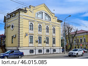 Город Казань. Здание на улице Габдуллы Тукая, дом 79. Медицинский центр «Клиника Ютастом» (2024 год). Стоковое фото, фотограф Александр Тараканов / Фотобанк Лори