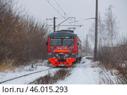 Отъезжающая электричка. Стоковое фото, фотограф Александр Синдерев / Фотобанк Лори