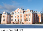 Старинный особняк адмирала Александра Кикина (Кикины палаты) солнечным ноябрьским  днем. Санкт-Петербург. Редакционное фото, фотограф Виктор Карасев / Фотобанк Лори