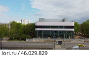 Россия, г. Москва, Открытое шоссе, д. 4. Май 2021. ТЦ Янтарь. Вид с воздуха. Фасад. Редакционное видео, видеограф Сергей Татаринцев / Фотобанк Лори