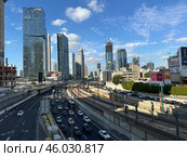View of the Ayalon highway between Tel Aviv and Ramat Gan (2024 год). Редакционное фото, фотограф Irina Opachevsky / Фотобанк Лори