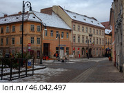 Old town in Brasov, Romania. Street Apollonia Hirsher in the historical center of Brasov. Редакционное фото, фотограф Светлана Брайман / Фотобанк Лори