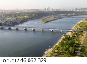 Вид сверху на Пхеньян и реку Тэдонган, Северная Корея. Стоковое фото, фотограф Римма Тельнова / Фотобанк Лори