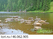 Урал. Река Усьва. Скалистый берег. Стоковое фото, фотограф Рябков Александр / Фотобанк Лори