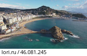 Drone view of the resort town of Blanes. Spain. Стоковое видео, видеограф Яков Филимонов / Фотобанк Лори