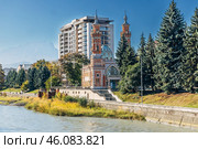 VLADIKAVKAZ, RUSSIA - 6 October 2024: Sunni mosque on the bank of the Terek River. Mukhtarov mosque. Редакционное фото, фотограф Ольга Сейфутдинова / Фотобанк Лори