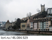 Lucerne in winter. Reuss embankment (2010 год). Редакционное фото, фотограф Юлия Бабкина / Фотобанк Лори