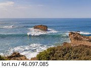 Rocks in Biarritz, France (2018 год). Стоковое фото, фотограф Boris Breytman / Фотобанк Лори